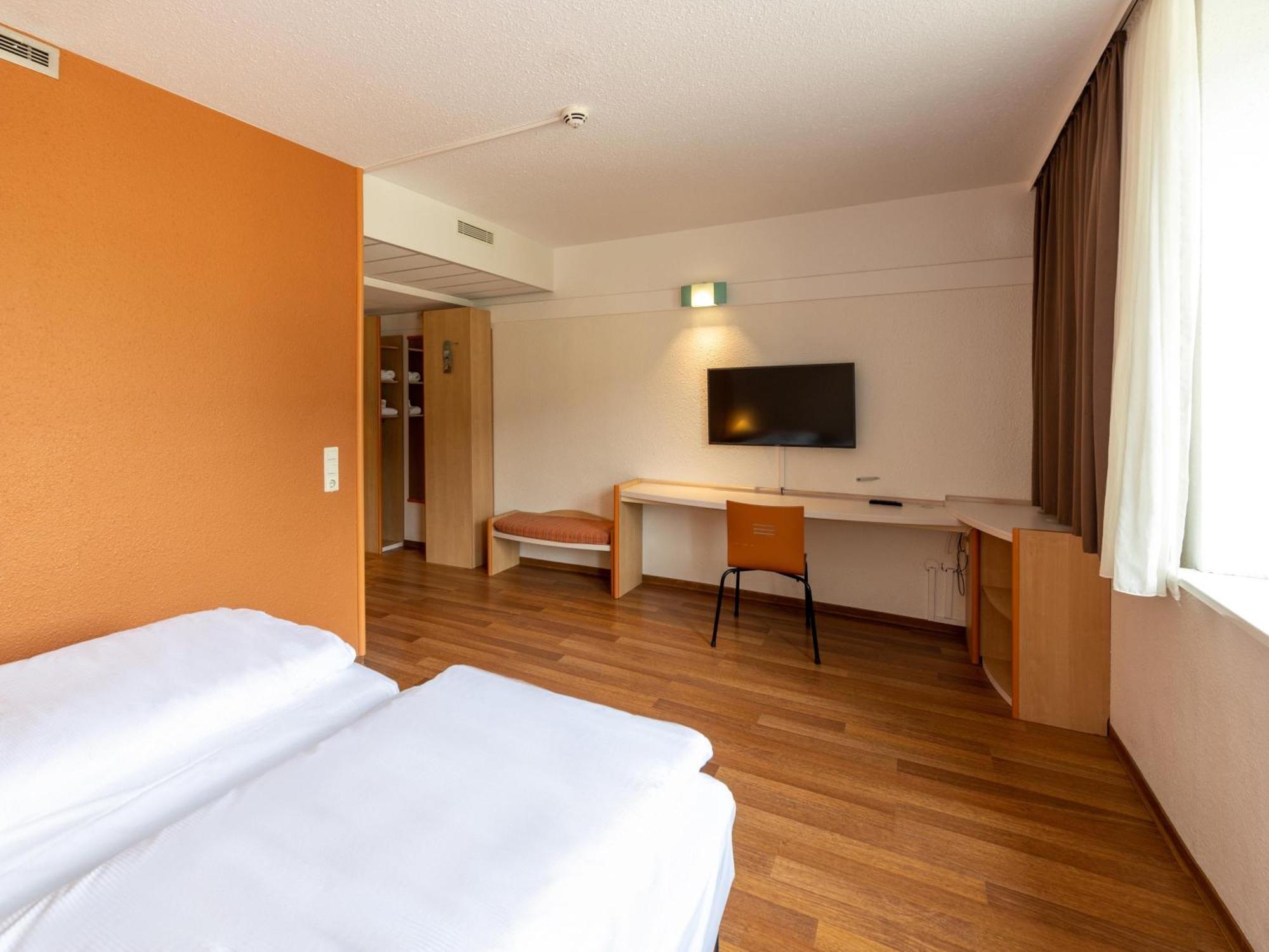B&B Hotel Duisburg Hbf-Nord Екстериор снимка