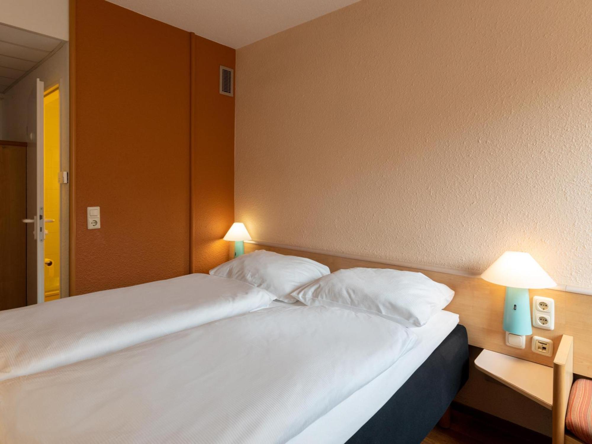 B&B Hotel Duisburg Hbf-Nord Екстериор снимка