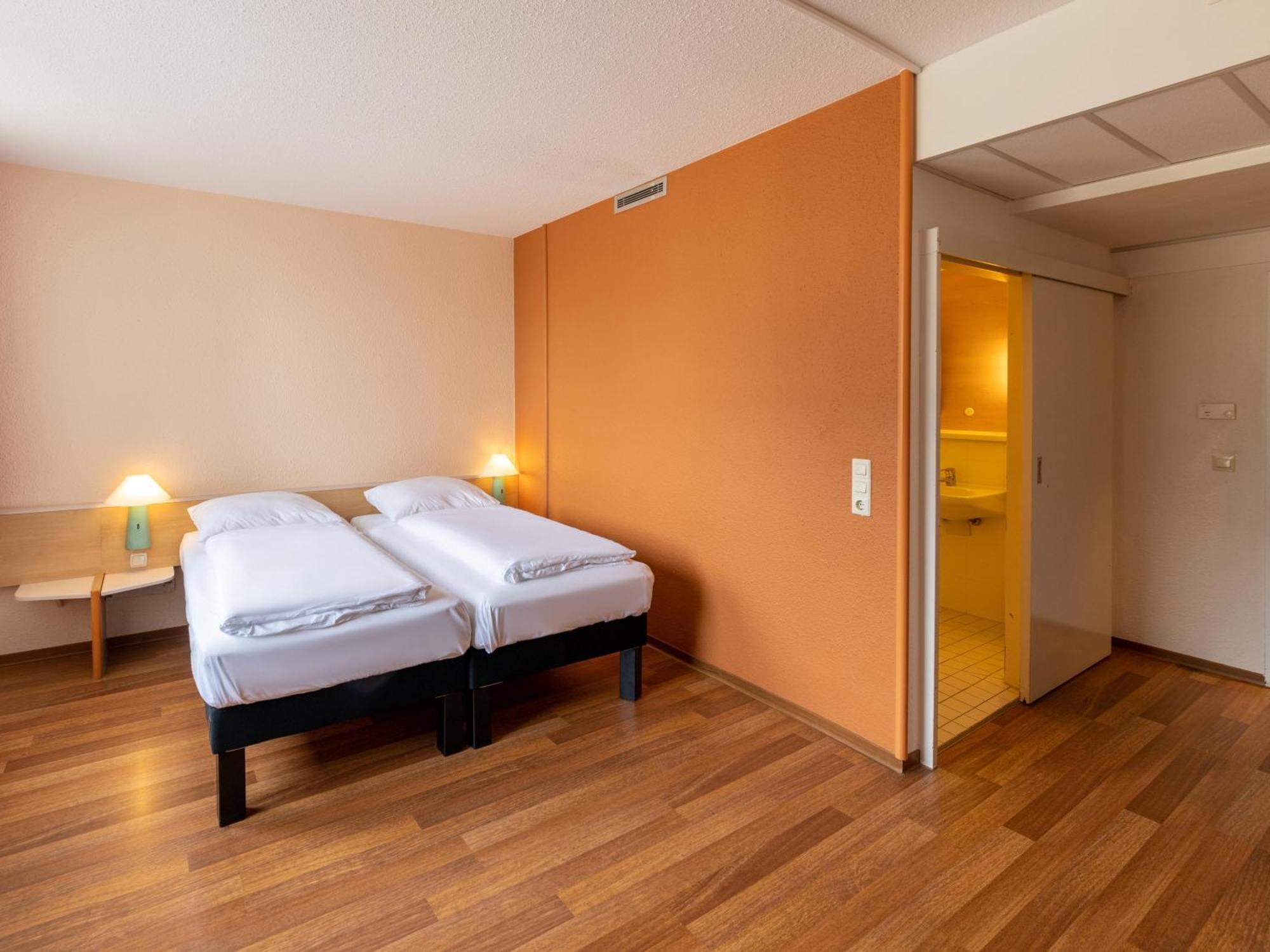 B&B Hotel Duisburg Hbf-Nord Екстериор снимка